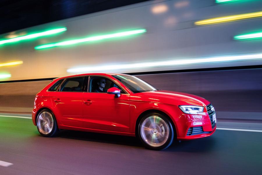  Audi A3 Sportback 1.4 TFSI (8V) 2016 года  (AU) (фото 2 из 7)